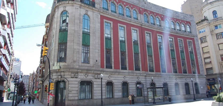Telefónica negocia la venta de su central histórica de Gijón por doce millones